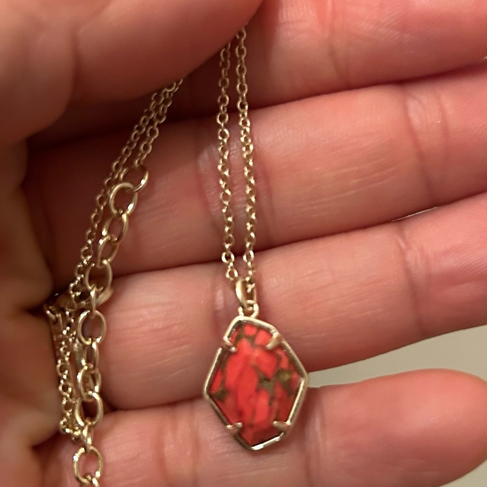 Kendra Scott Necklace - Picture 2 of 8